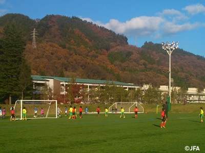 ［復興支援活動］岩手県釜石市球技場で釜石市長杯少年サッカー交流大会開催