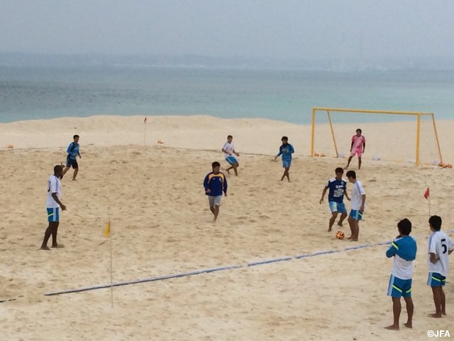 Japan beach soccer shortlisted squad training camp in Okinawa (3/10)