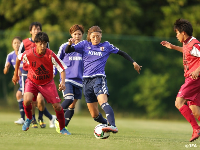 Nadeshiko Japan hold training session with local school boys on 1st day of Chiba training camp