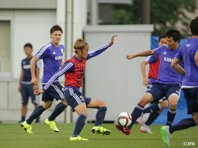 SAMURAI BLUE practice tactics and set pieces for World Cup qualifying match against Singapore on 16 June
