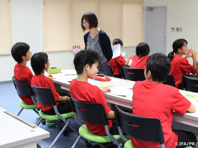 Logical Communication Skill training course at JFA Academy IMABARI