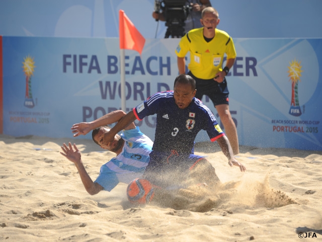 Japan Beach Soccer National Team edge Argentine, almost advancing to 2nd stage