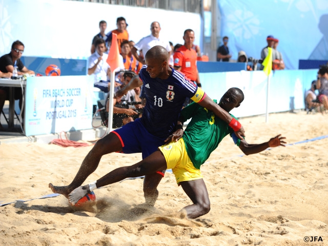 Japan Beach Soccer National Team get through to knockout stage in second place with win in third group game of FIFA Beach Soccer World Cup Portugal 2015!