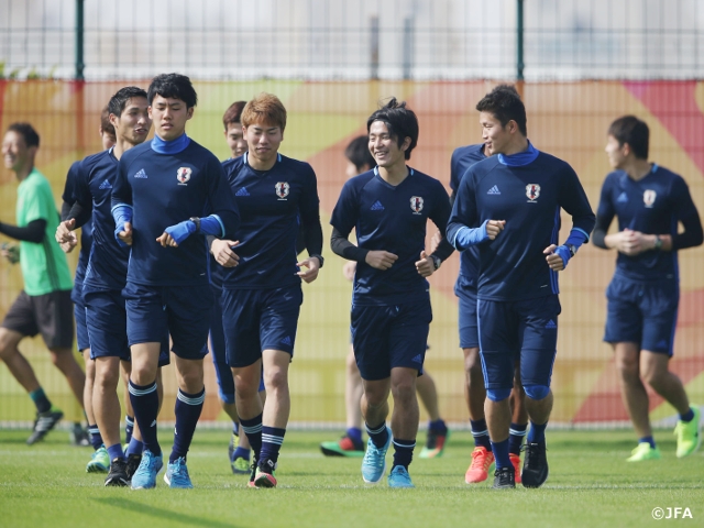 U-23日本代表　明るい雰囲気でトレーニング