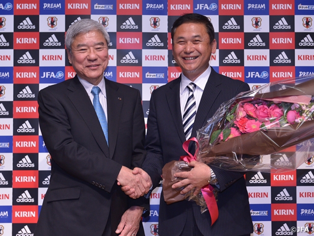 Coach SASAKI Norio describes experience with Nadeshiko Japan as 