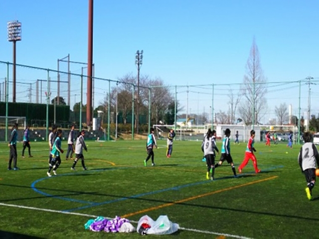 JFAガールズサッカーフェスティバル 埼玉県さいたま市の埼玉スタジアム第4グラウンドに、75人が参加！