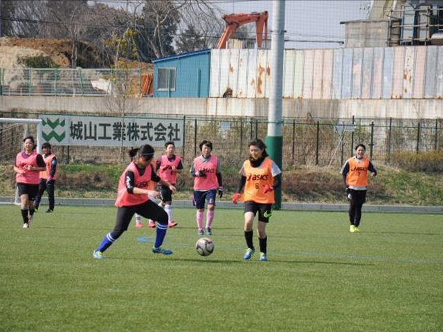 JFAレディースサッカーフェスティバル 神奈川県横浜市の神奈川県サッカー協会フットボールセンターに、100人が参加！