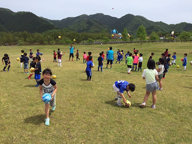 JFAキッズ（U-6/8）サッカーフェスティバル 京都府福知山市の福知山三段池公園に、199人が参加！