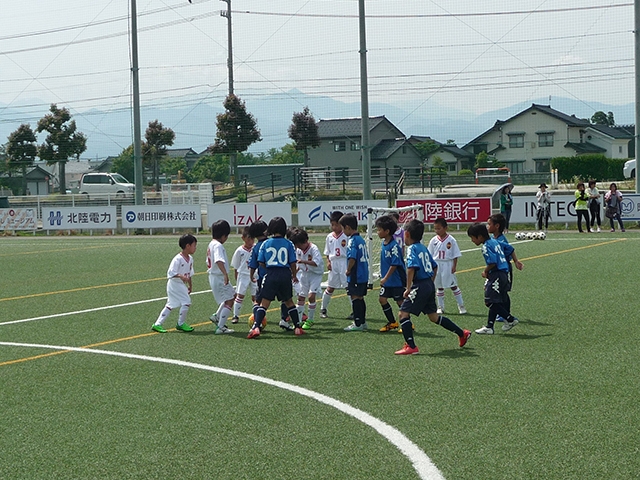 JFAキッズ（U-8）サッカーフェスティバル 富山県滑川市の日医工スポーツアカデミーに、184人が参加！