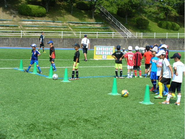 JFAキッズ（U-8）サッカーフェスティバル 奈良県生駒市のＨＯＳ生駒北スポーツセンターに、242人が参加！