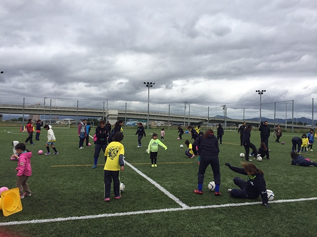 JFAレディース／ガールズサッカーフェスティバル 徳島県徳島市の四国大学グラウンドに、85人が参加！
