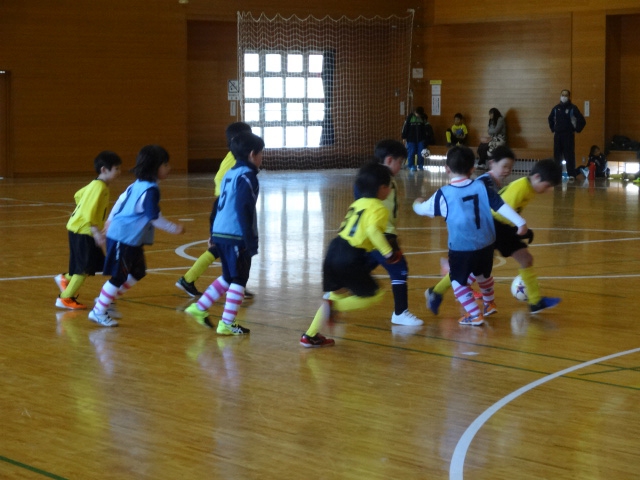JFAキッズ（U-10）サッカーフェスティバル 福島県郡山市の磐梯熱海スポーツパーク体育館に、121人が参加！