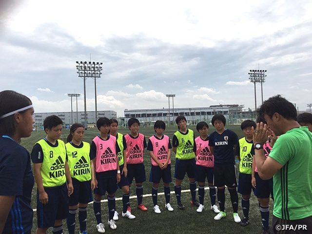U-17日本女子代表 初戦に向けて2日目のトレーニングに励む【第13回日中韓女子(U-18)サッカー大会】