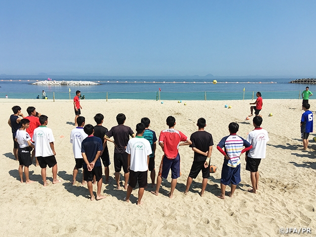 JFAビーチサッカー巡回クリニックを愛媛県で開催