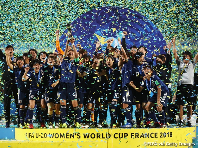 Vannes, France. 24th Aug, 2018. Champion team Japan celebrate during the  awarding ceremony of 2018 FIFA U-20 Women's World Cup in Vannes, France,  Aug. 24, 2018. Japan beat Spain in the final