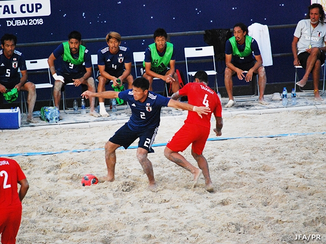 Japan Beach Soccer National Team beats Tahiti 3-1 in UAE Tour