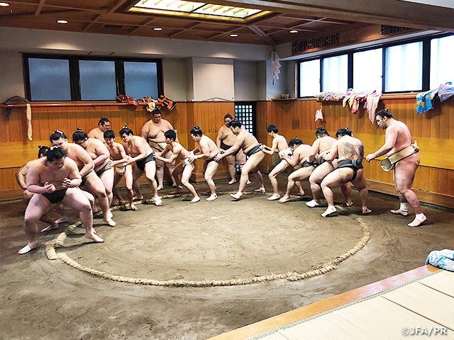 JFAアカデミー福島男子11期生が相撲部屋に体験入門