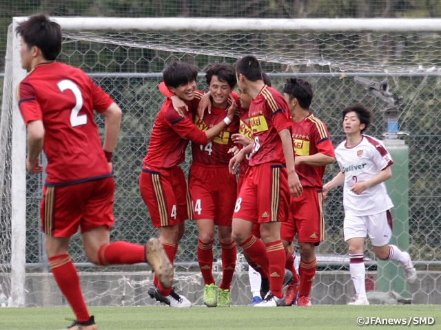 EAST kicks-off second half with fixture between high school teams at the 10th Sec. of the Prince Takamado Trophy JFA U-18 Football Premier League