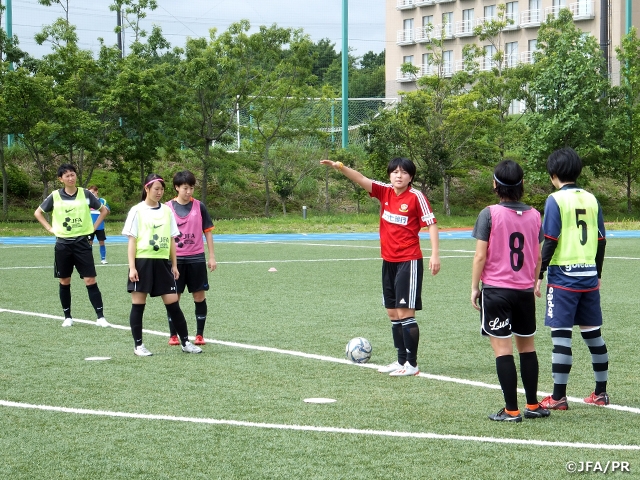 なでしこリーグ現役選手6名が参加した公認B級コーチ養成講習会JFA女子コース前期を福島で開催