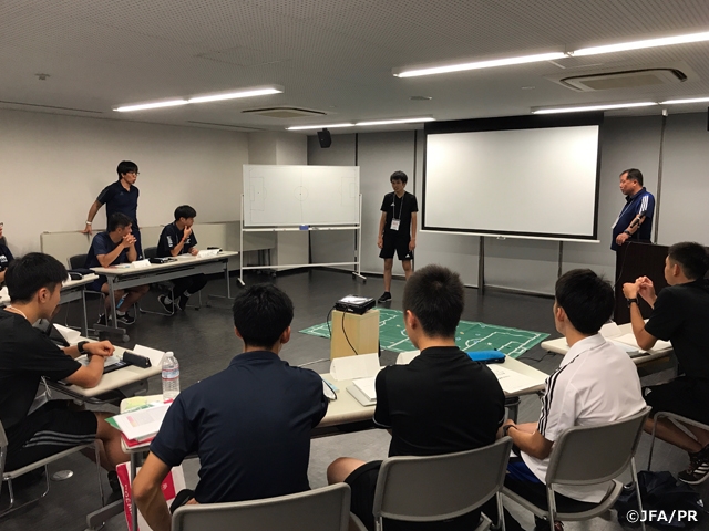 U-20/U-22審判員夏季研修会をJ-GREEN堺で開催