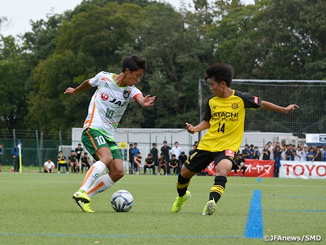 Kashiwa ties game twice to earn a crucial point from Aomori Yamada at the 14th Sec. of the Prince Takamado Trophy JFA U-18 Football Premier League EAST