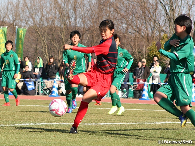 強豪校同士の戦いを制した神村学園 修徳が準決勝へ 第28回全日本高等学校女子サッカー選手権大会 ニュース 高校年代 19 冬の大会特集