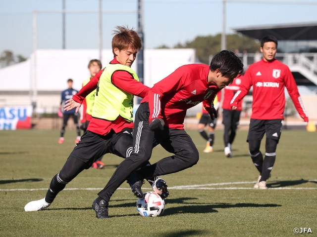 サッカー日本代表トレーニングウェア