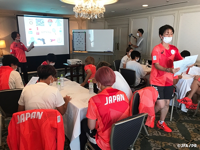 Nadeshiko Japan build teamwork through consensus game