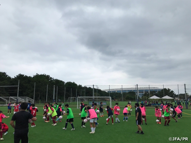 第4回中学校女子サッカー部フェスティバルをJFA夢フィールドで開催