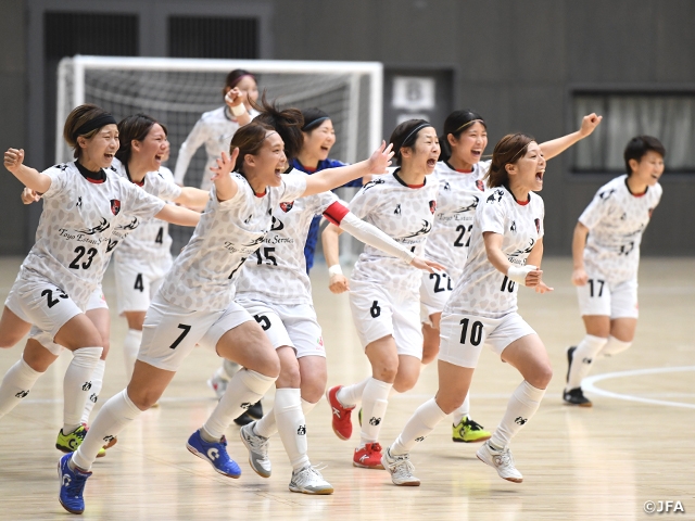 激戦の末に神戸と浦安が決勝に駒を進める　JFA 第18回全日本女子フットサル選手権大会