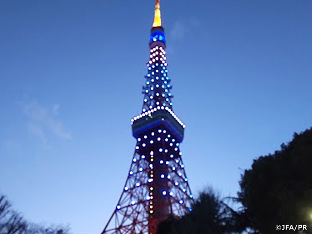 東京タワーがSAMURAI BLUEにライトアップ