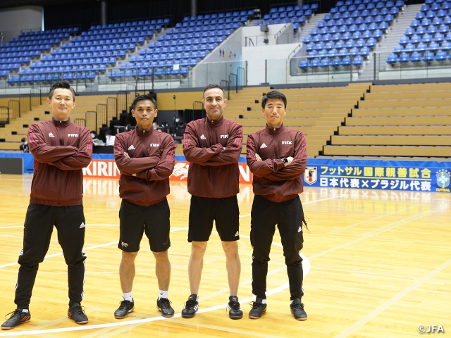 Introduction of the referees in charge of the International Friendly Match between Japan Futsal National Team and Brazil Futsal National Team
