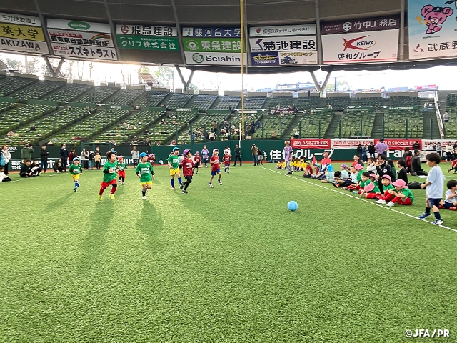 JFAユニクロサッカーキッズ in 埼玉を開催